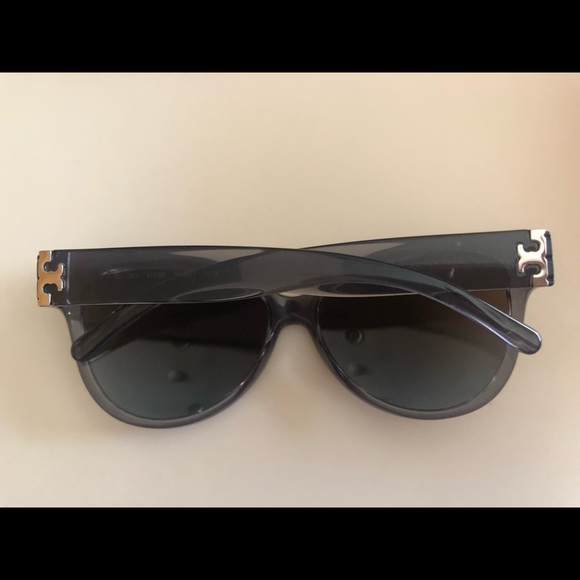 Tory Burch sunglasses - Picture 4 of 5